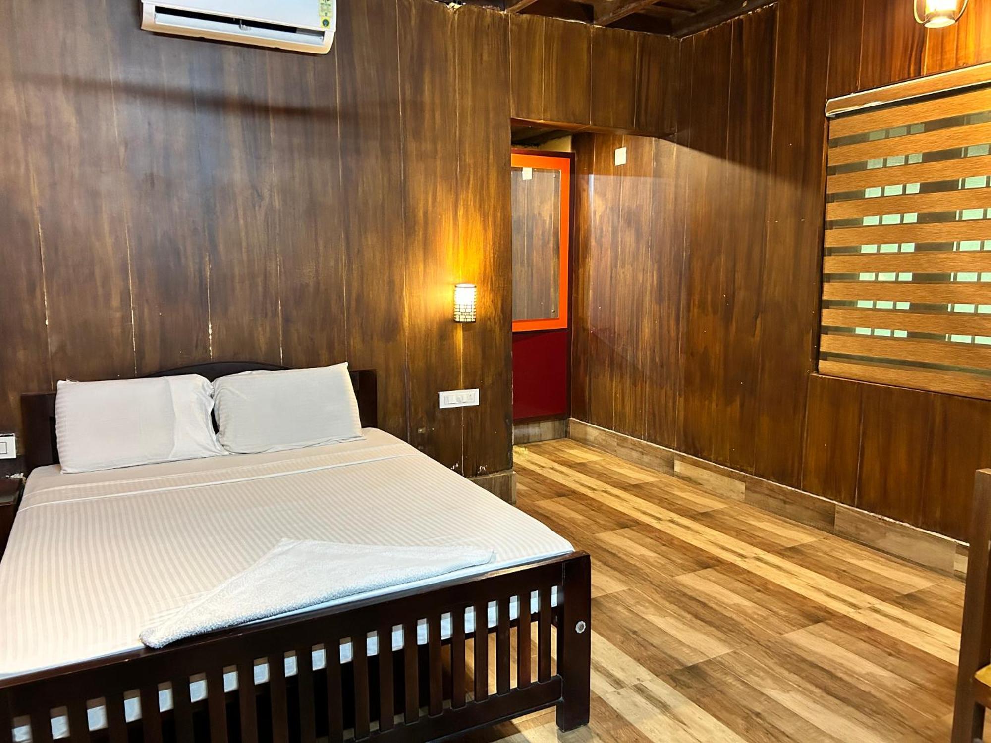 Sparrow Vale Resort Kotamangalam Zimmer foto